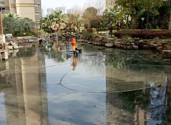 罗田景观池淤泥清理