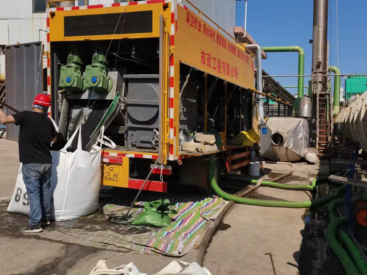 罗田淤泥压干处理